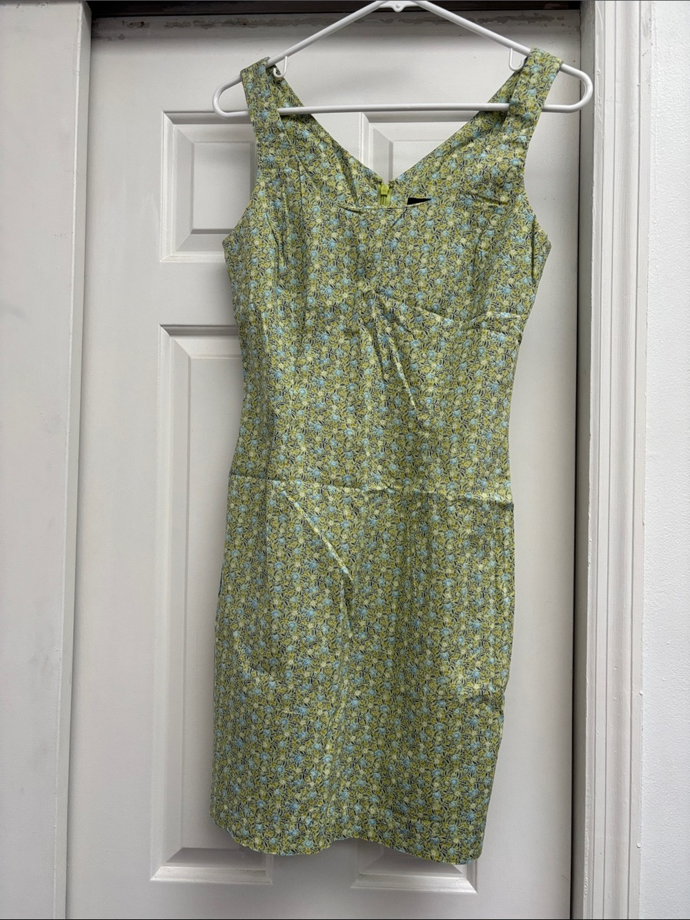 Vintage floral fitted stretch dress